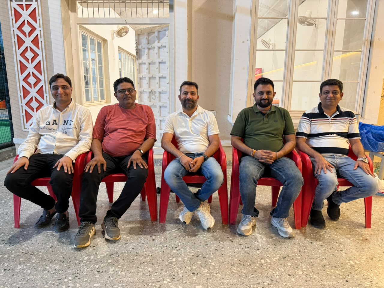 FAMILY G2G - BOX CRICKET